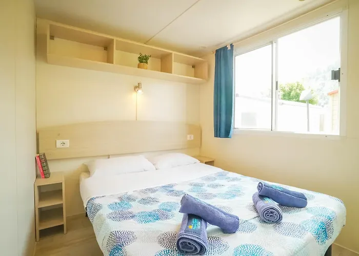 Happy Camp Mobile Homes In Karavomilos Campingplatz *