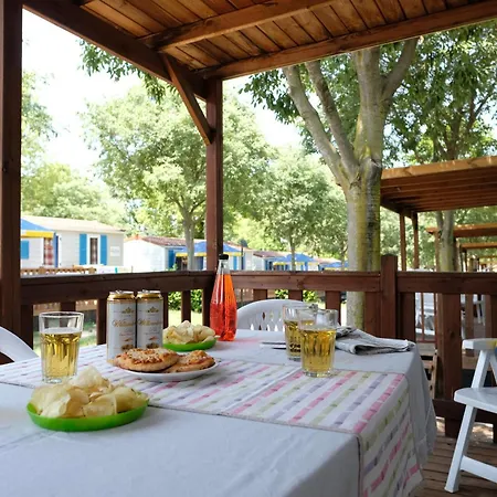 Happy Camp Mobile Homes In Karavomilos Sami (Kefalonia)