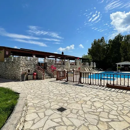 Campingplads Happy Camp Mobile Homes In Karavomilos Sami (Kefalonia)