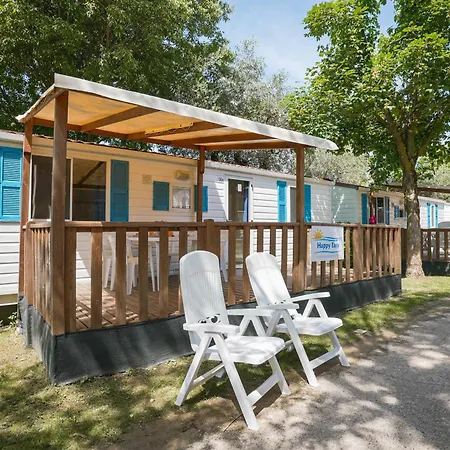 Happy Camp Mobile Homes In Karavomilos Kemping *