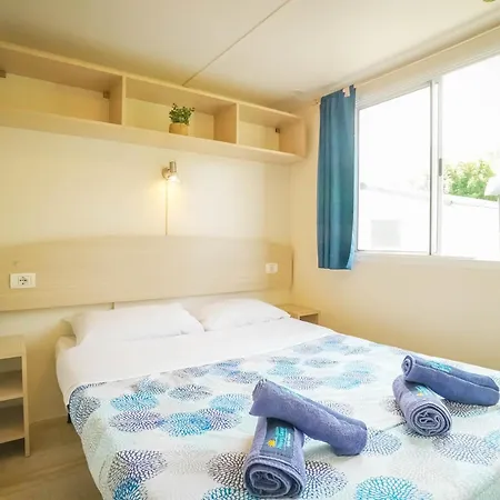 Happy Camp Mobile Homes In Karavomilos Kemping *