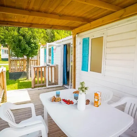 Kemping Happy Camp Mobile Homes In Karavomilos Számi