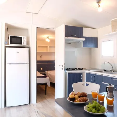 Kemping Happy Camp Mobile Homes In Karavomilos *