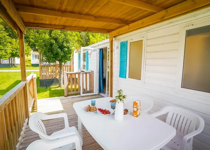 캠프장 Happy Camp Mobile Homes In Karavomilos 사미