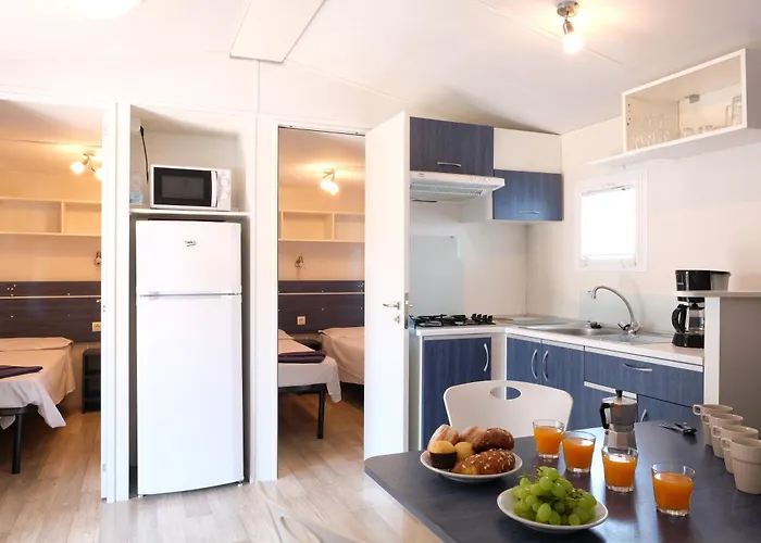 캠프장 Happy Camp Mobile Homes In Karavomilos *