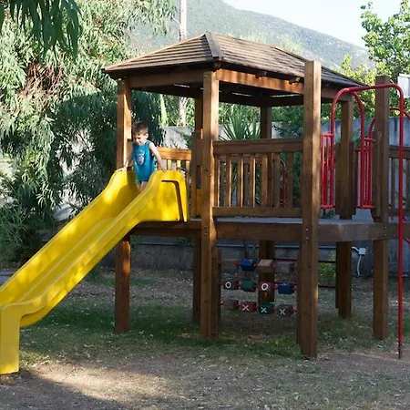 Happy Camp Mobile Homes In Karavomilos * Sami (Kefalonia)